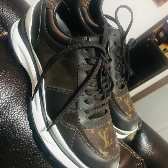 Authentic Louis vuitton shoes - Picture 6 of 13